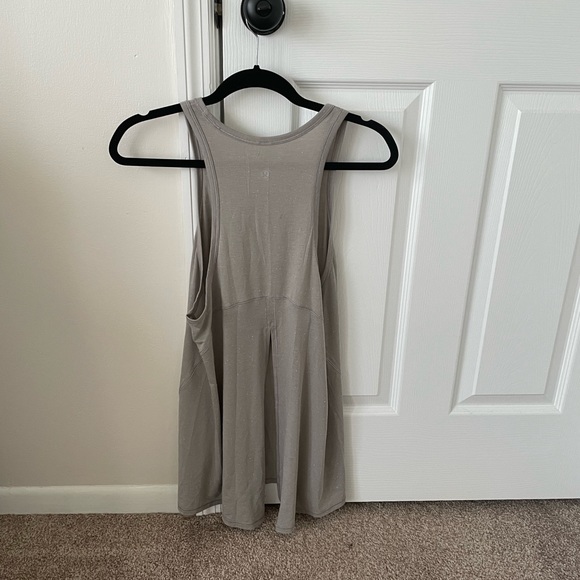 Lululemon Open Back Tank | Size 8 - Picture 2 of 2